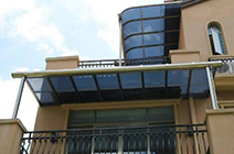 鋼結構陽臺雨棚